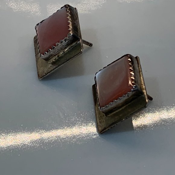 Vintage Sterling and Pink Mother of Pearl Stud Earrings - Picture 9 of 9